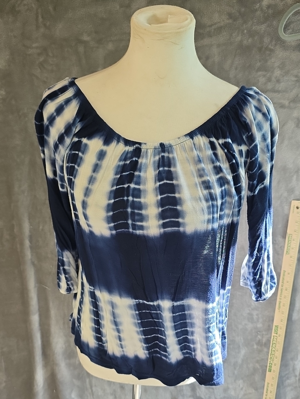 Rue21 Navy and White Tie-Dye Peasant Blouse